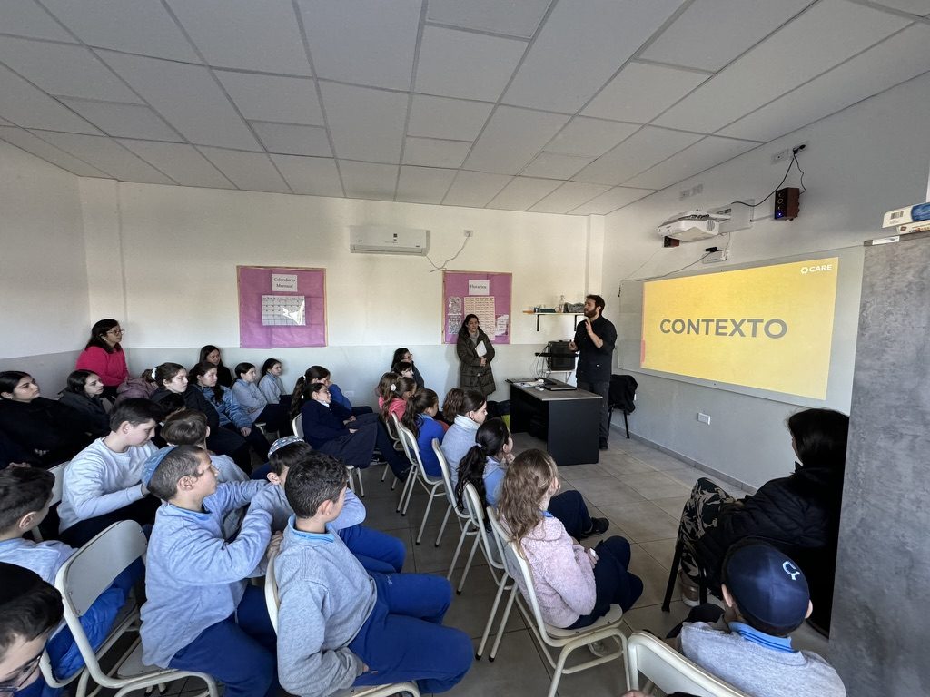 Younger students in a context-setting session